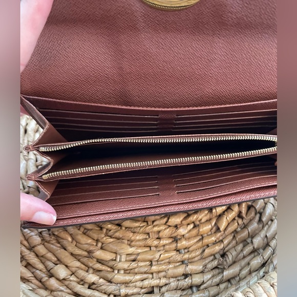 Louis Vuitton Monogram Clutch - Picture 9 of 11